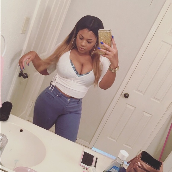 Meet your Posher, Aja