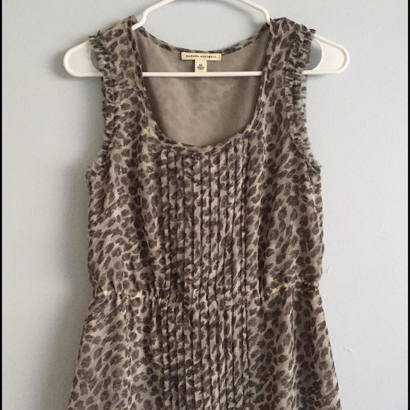 Gray leopard print sleeveless blouse