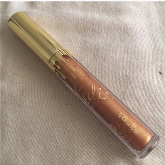 KYLIE COSMETICS Metallic Liquid Lipstick : Lord ✨