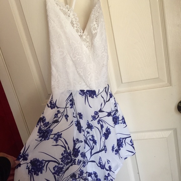 Flower romper - Picture 2 of 3