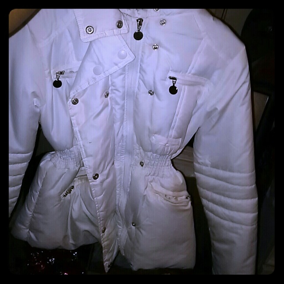 WHITE COAT