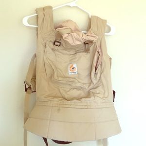 Ergo carrier color light tan