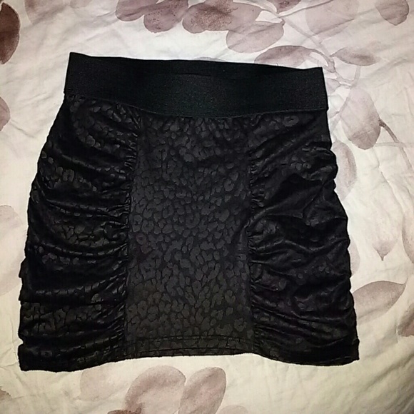 2b bebe scrunch mini skirt