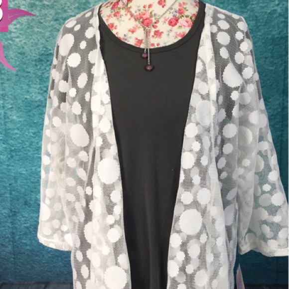 LuLaRoe Lindsay- lace throw over