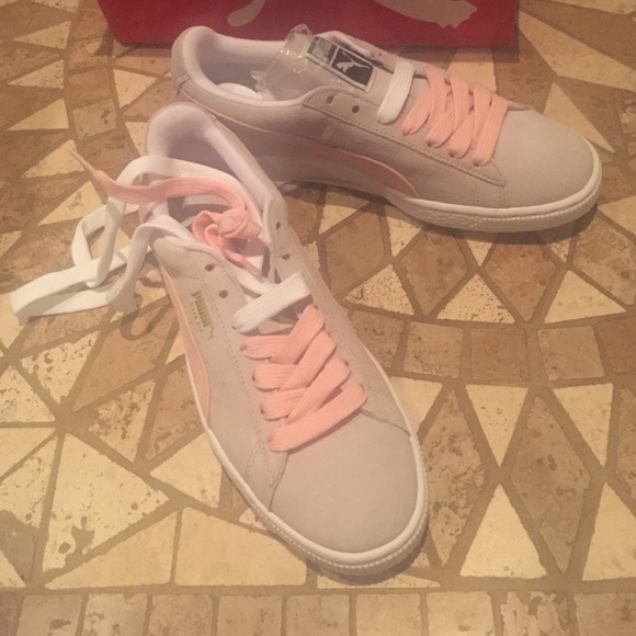 Last pair🎉Puma Grey/Pink Sneaker - Picture 2 of 3