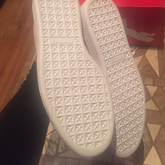 Last pair🎉Puma Grey/Pink Sneaker - Picture 3 of 3