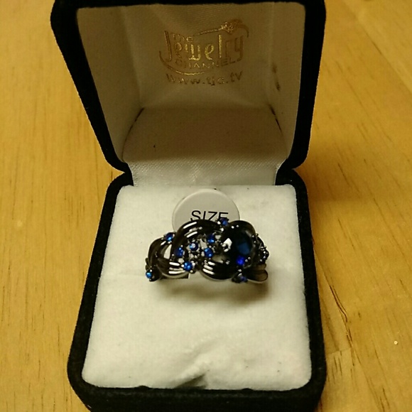 Ring - Picture 2 of 3