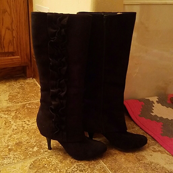 Fergalicious tall black heels! Perfect for winter!
