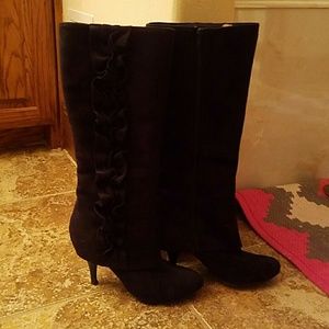 Fergalicious tall black heels! Perfect for winter!