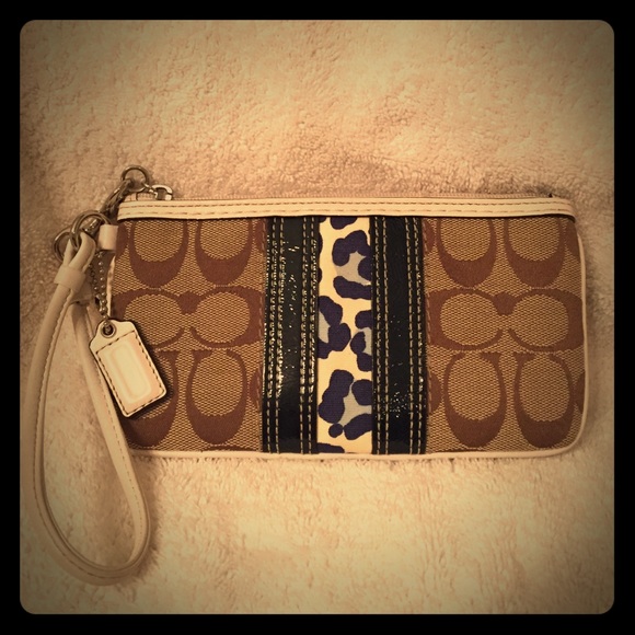 Coach wristlet. Like new