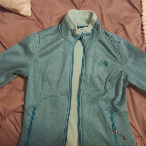 Size Medium North Face zip up