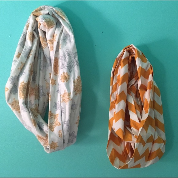 ✨Set of TWO Infinity Scarves✨