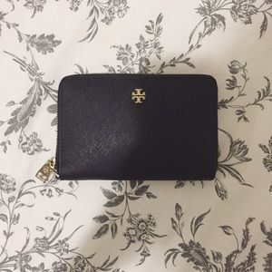 Tory Burch 'York' Smartphone Wallet/Wristlet in ◾️