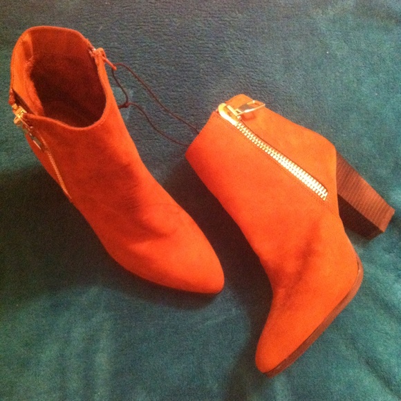 Express Booties - Picture 2 of 2