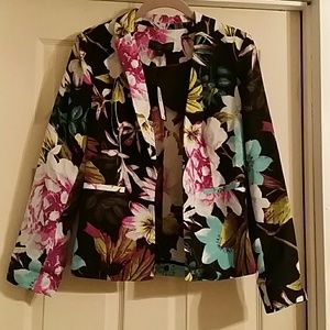 Worthington floral blazer.