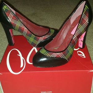 Betsy Johnson Plaid heels NWOT!