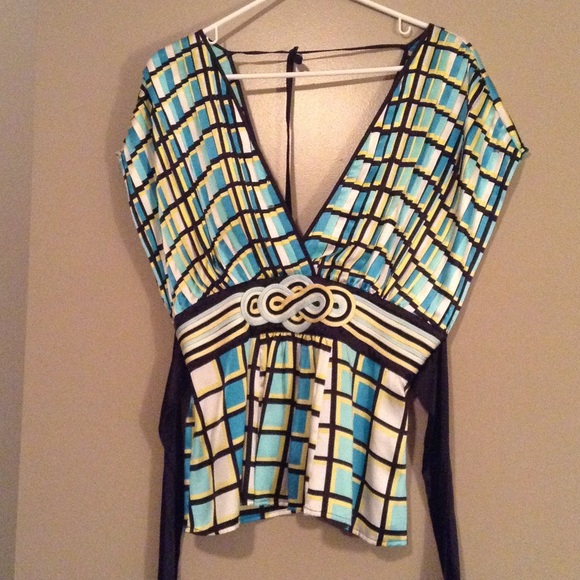 Bebe Silk beautiful top and white yellow black