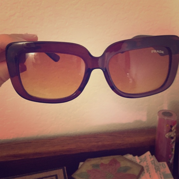 Prada sunglasses barely worn