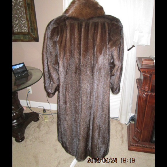PLEASE READ FIRST❣️FULL LENGTH CHOCOLATE MINK COAT - Picture 2 of 3
