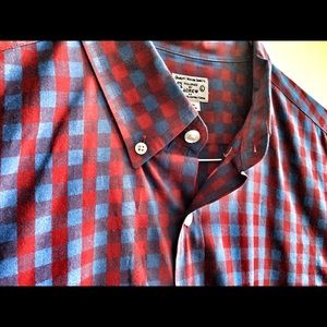 Mens J. Crew button down shirt. Size Large.