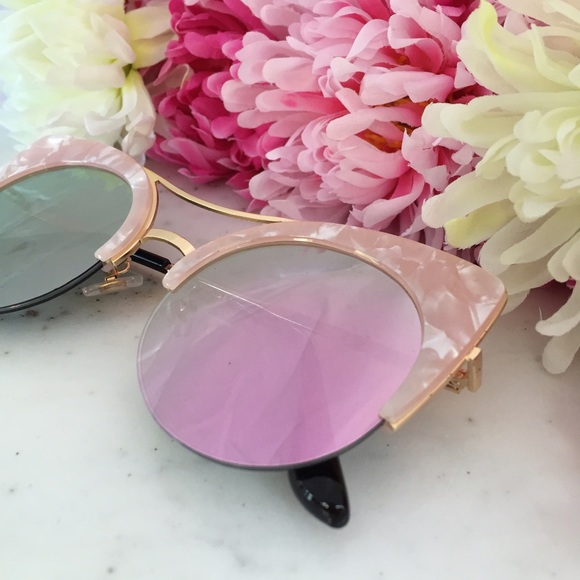 "Eliza" Sunglasses || Pink Pearl & Pink Mirror - Picture 3 of 6