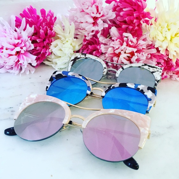 "Eliza" Sunglasses || Pink Pearl & Pink Mirror - Picture 5 of 6