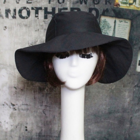 Black sun hat