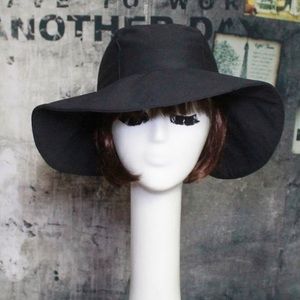 Black sun hat