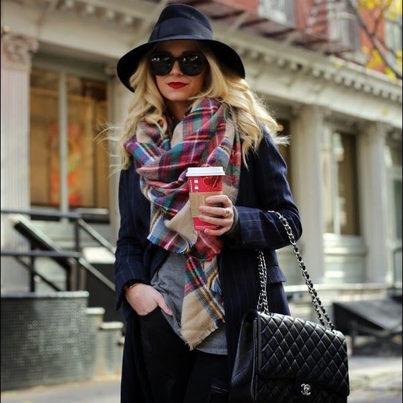 Hottest Fashion Plaid Triangle Scarf Warm Holidays - Picture 4 of 7