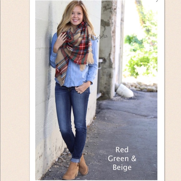 Hottest Fashion Plaid Triangle Scarf Warm Holidays - Picture 5 of 7