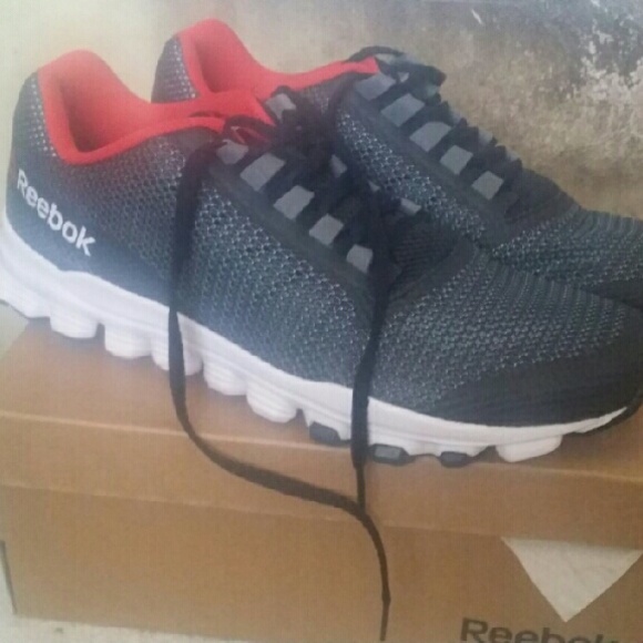 shoes - Picture 1 of 3