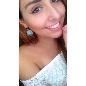 Meet your Posher, Desiree