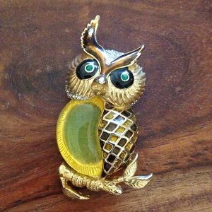 Vintage owl brooch