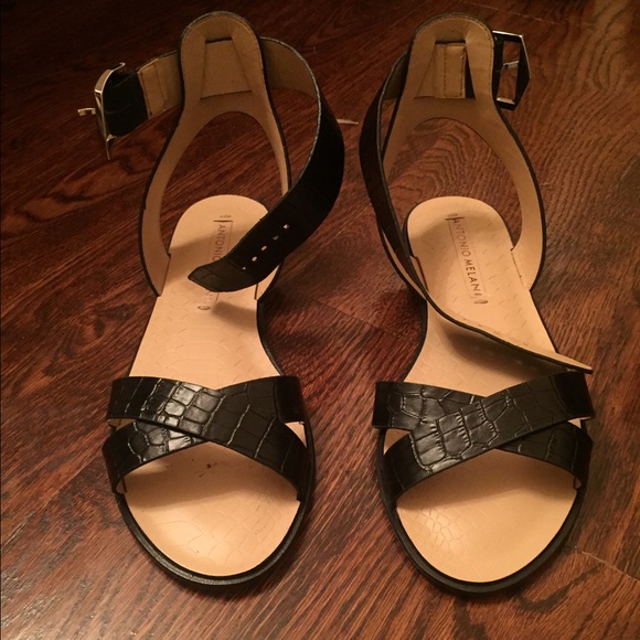 Antonio Melani flats