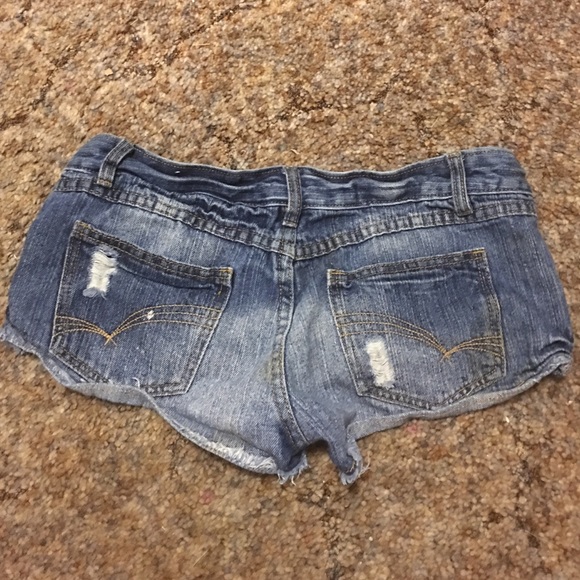 Denim shorts - Picture 2 of 2