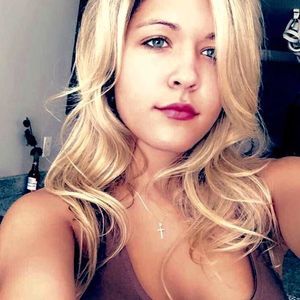 Meet your Posher, Brielle