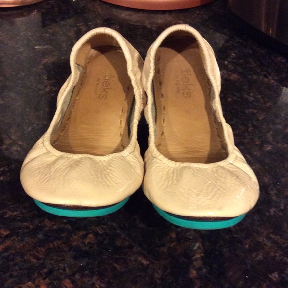 Tieks size 9, Cream patent