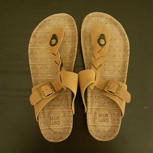 Braided thong Muk Luks sandals