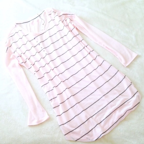 🌺 VICTORIAS SECRET GLITTER STRIPED SLEEP SHIRT - Picture 2 of 3