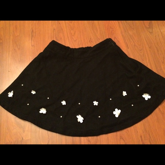Forever 21 black skirt