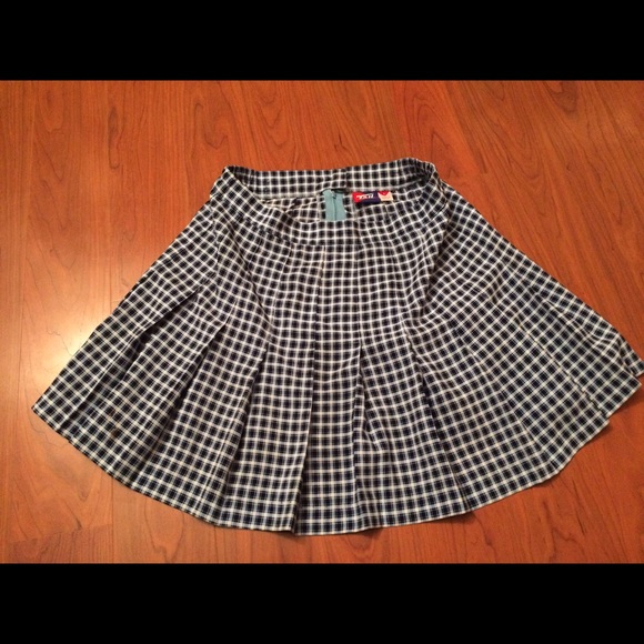 Plaid 90s style skirt