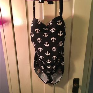 Black anchor one piece ⚓️
