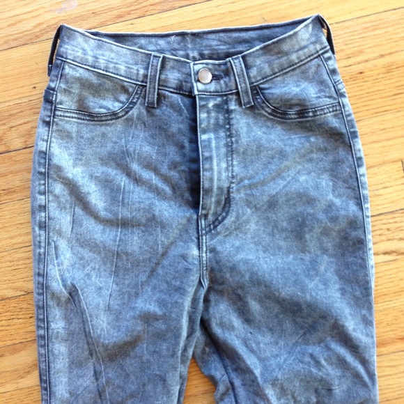 Mega High-Wasted Jeans