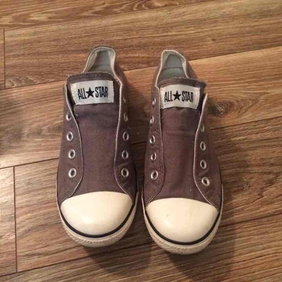 Gray slip on converse size 7.5