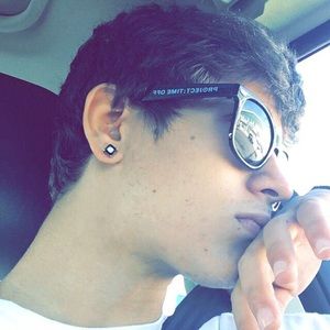 Meet your Posher, Ethan