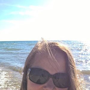 Meet your Posher, Stacy