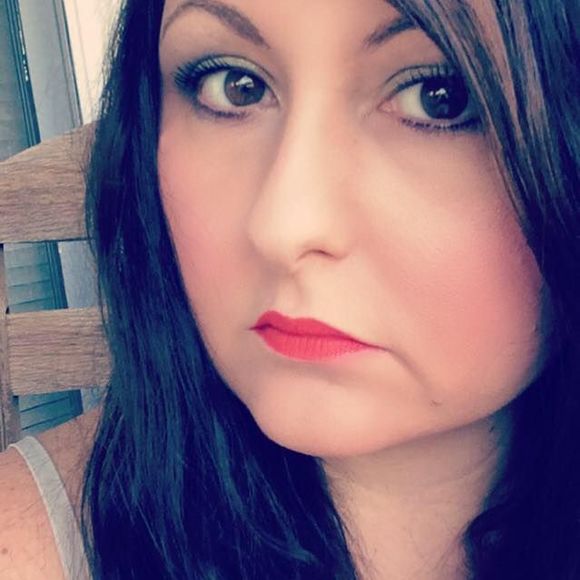 Meet your Posher, Sheena - Picture 1 of 1