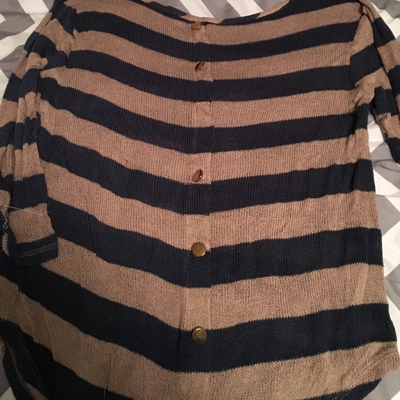 Shirt - Picture 2 of 4