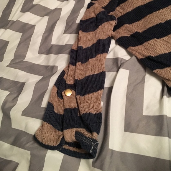 Shirt - Picture 3 of 4