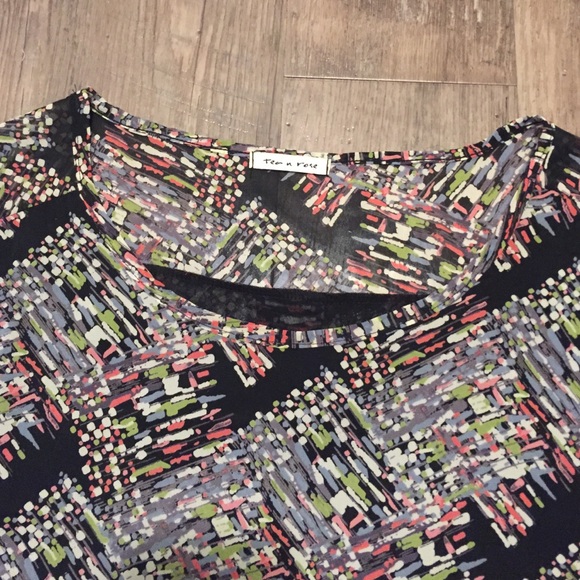 Multi-color lined top - Picture 2 of 4
